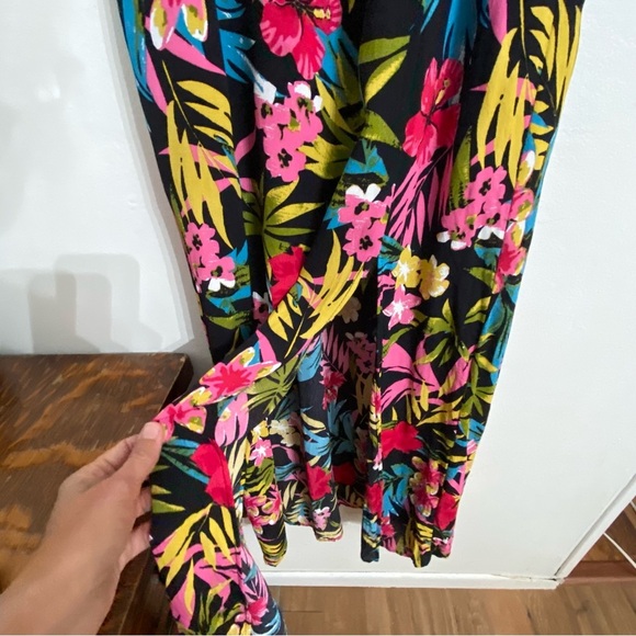 Lucy Love Black & Pink Tropical Maxi Dress Sweet Escape Maxi Dress, Ruffle Small - Picture 6 of 6